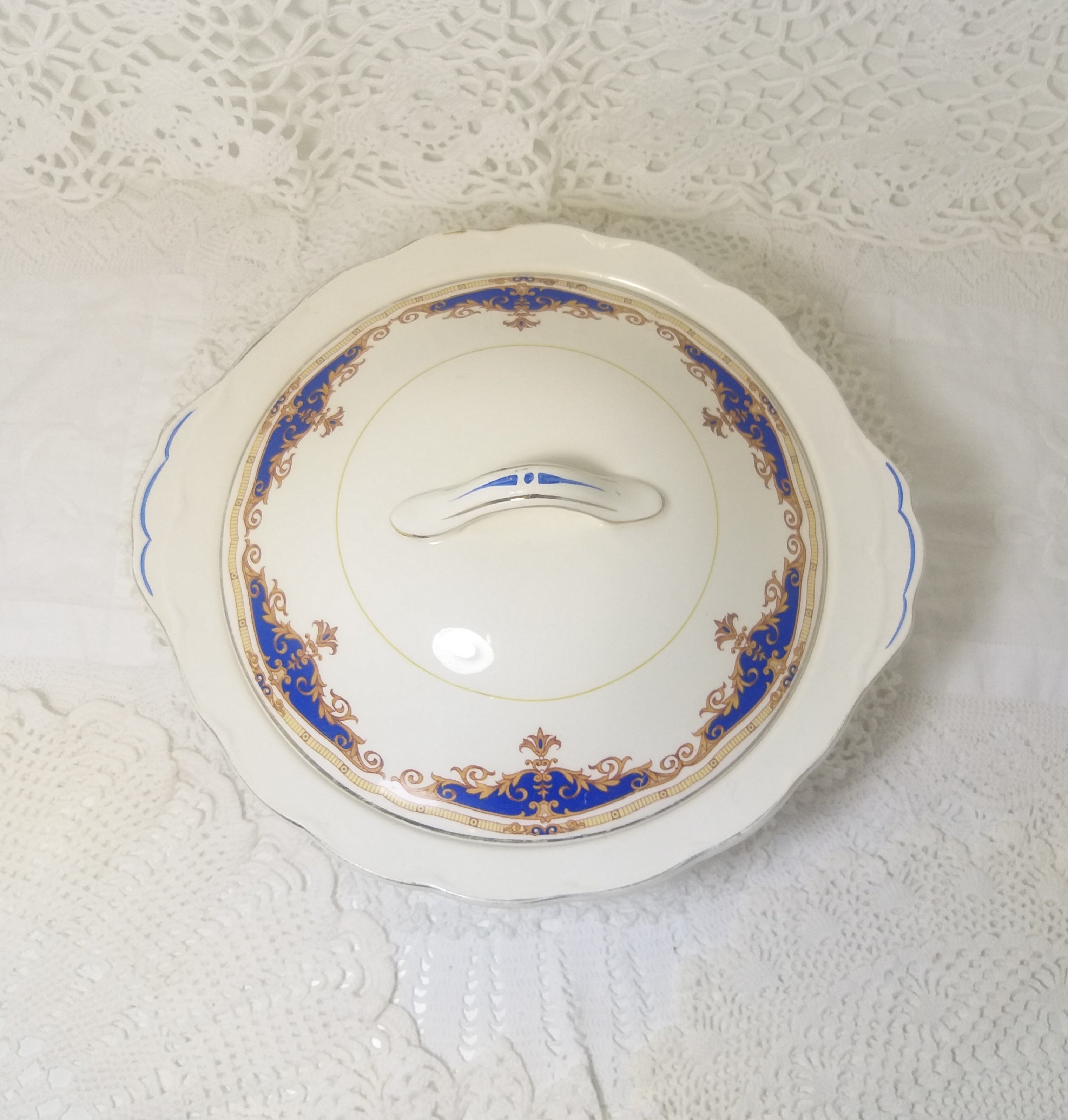1936-1954 Vintage W.H. Grindley Cream Petal Porcelain Lidded Vegetable Tureen – Janique Pattern