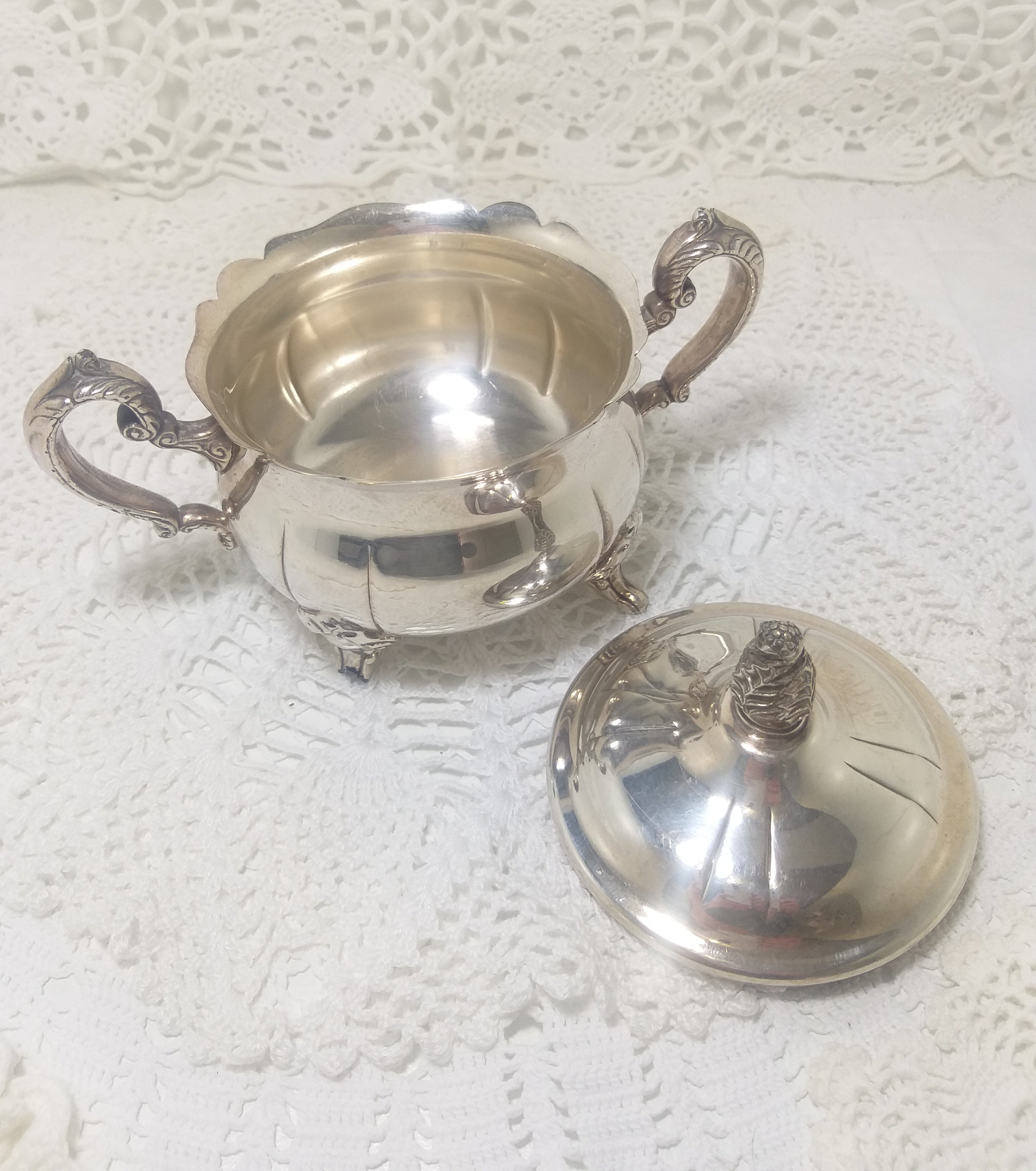 Vintage 1960’s-1970’s Lidded Silver Plated Sugar Bowl With Twin Handles