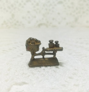 Collectable Printers Tray Miniature – Brass Scale With Weights