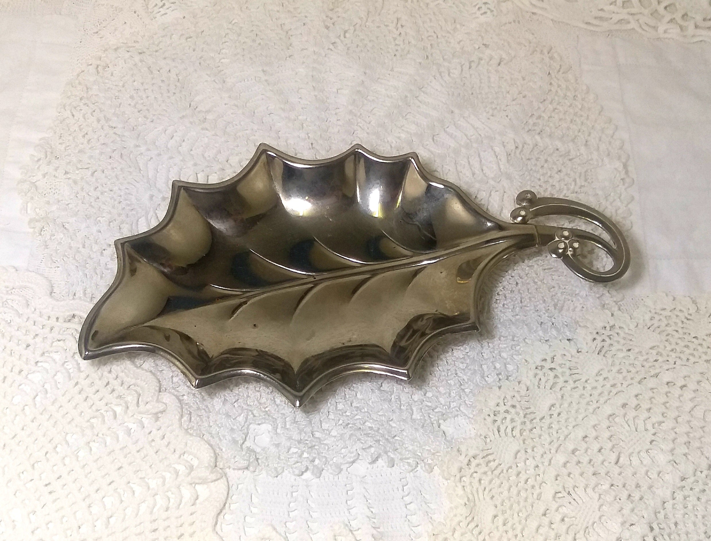 Vintage Hugo Silver Plated Dish – Leaf Design On Ball Feet