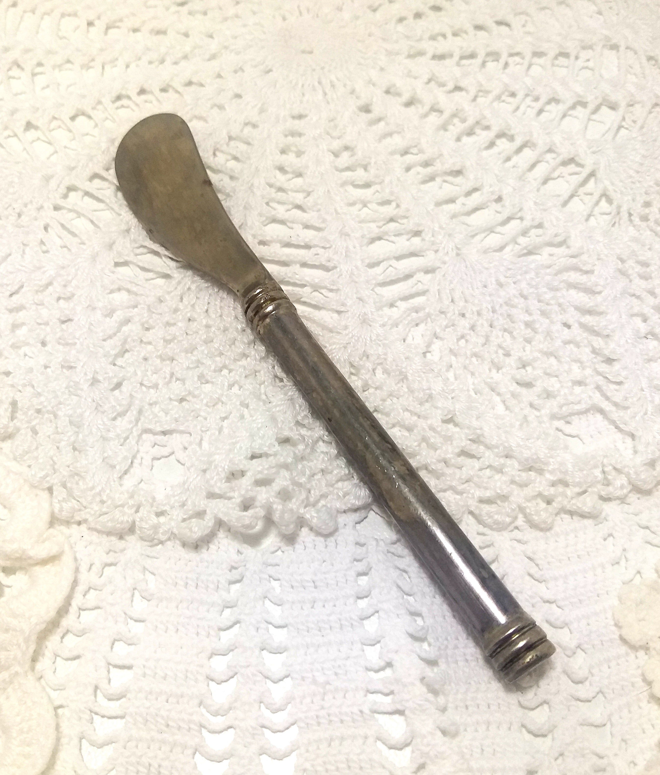 Solid Contemporary Pate Knife With Round Handle