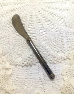 Solid Contemporary Pate Knife With Round Handle