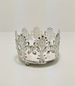 White Painted Gothic Styled Metal Candle Holder