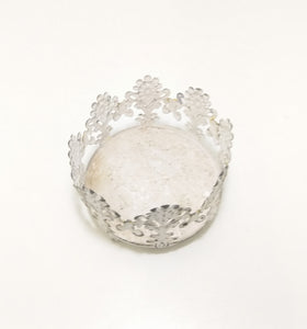 White Painted Gothic Styled Metal Candle Holder