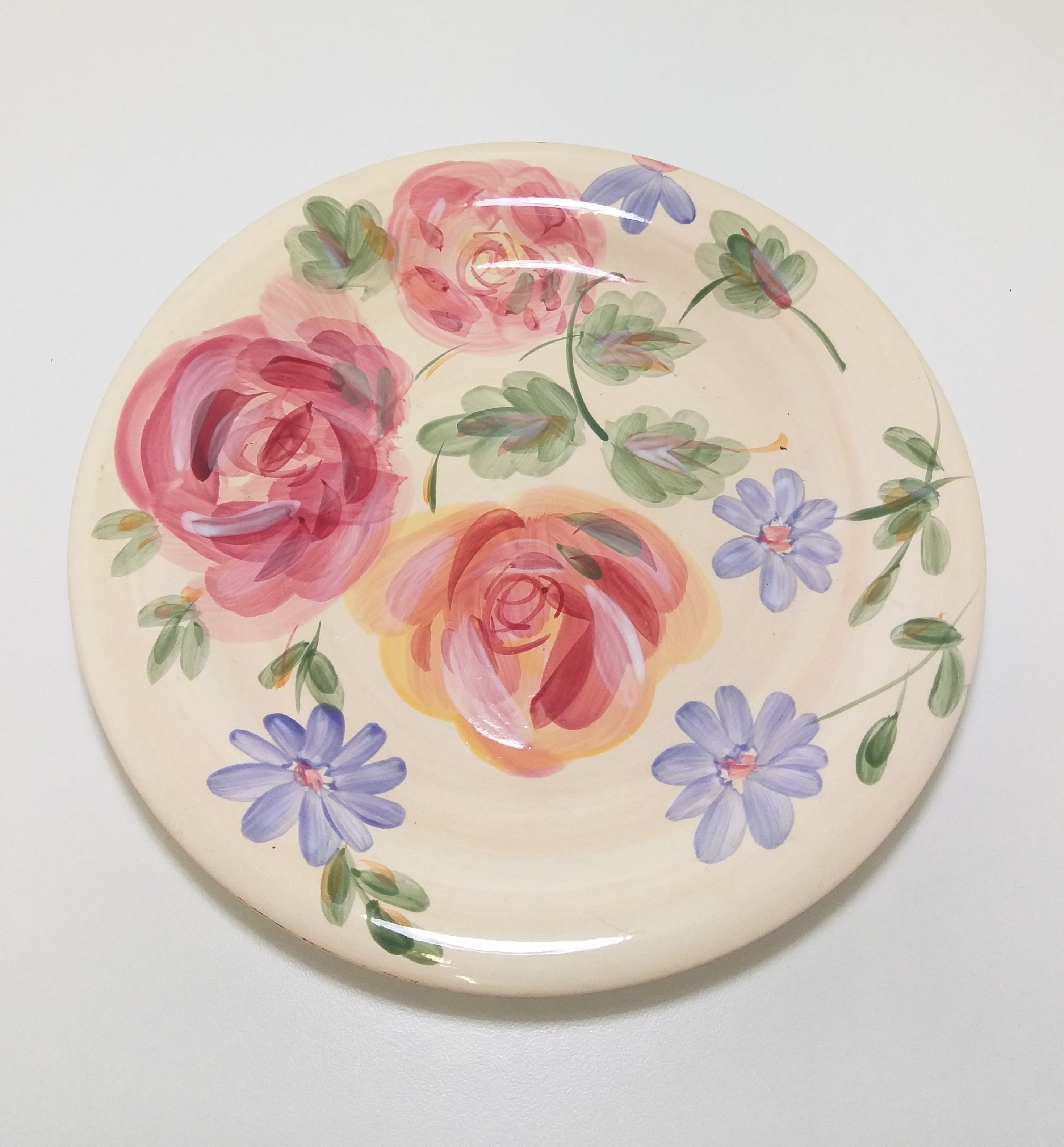 Contemporary Hand Decorated Floral Patterned Ceramic Gibson Elite China Large Dinner Plate