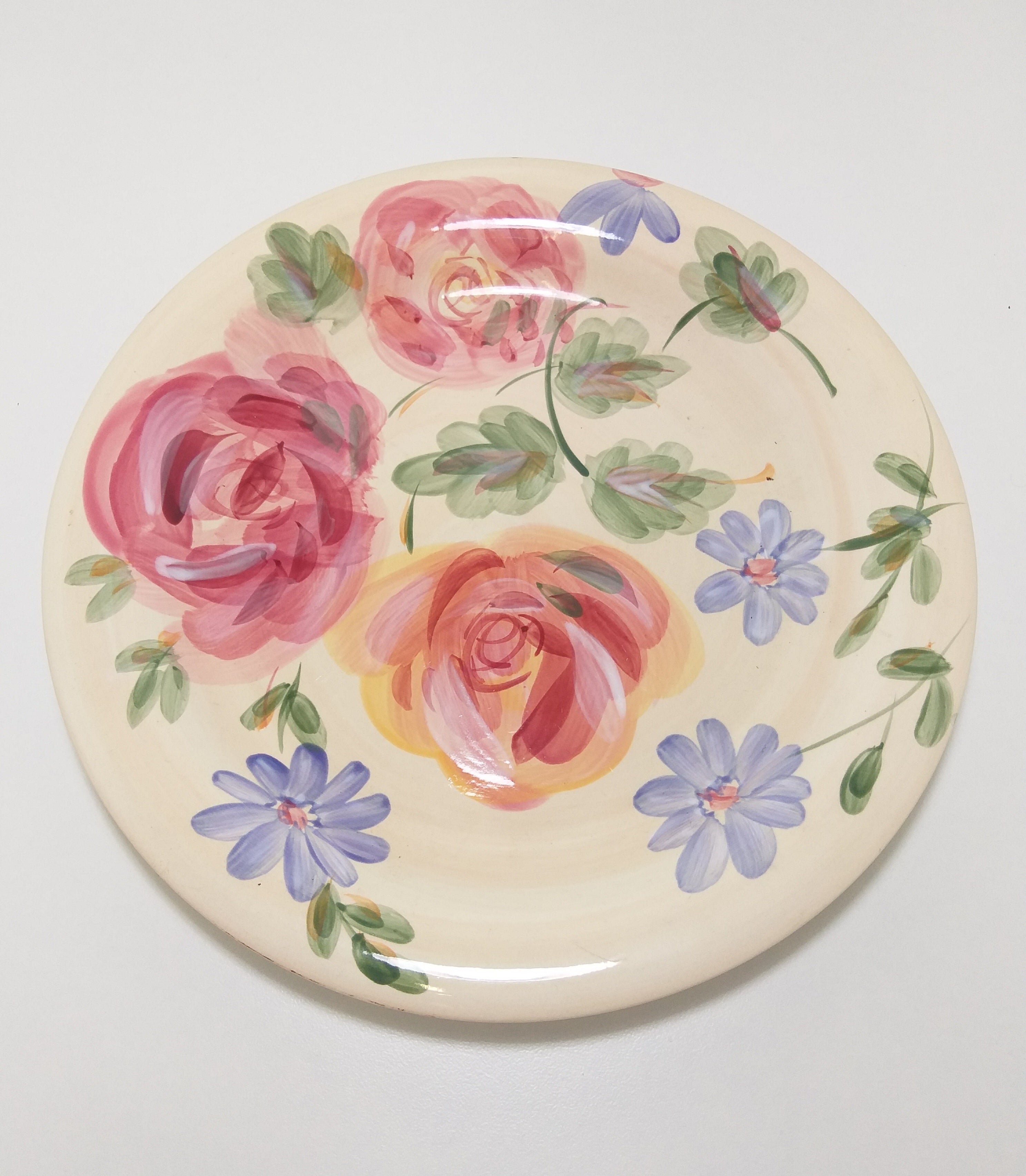 Contemporary Hand Decorated Floral Patterned Ceramic Gibson Elite China Large Dinner Plate