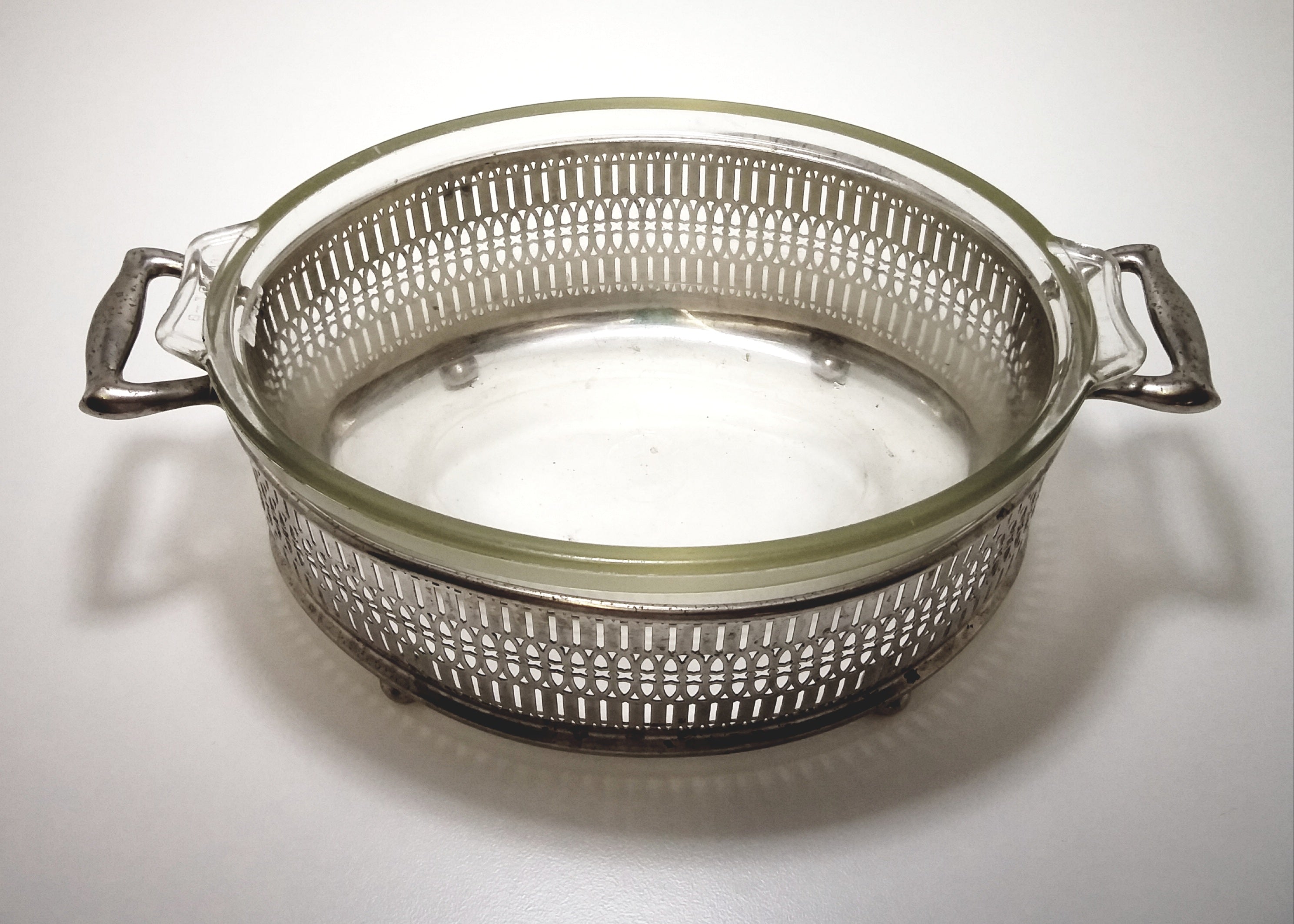 Vintage “Universal” Silver Plated Oval Casserole Stand & 1960’s-1970’s Glass Pyrex Casserole Dish