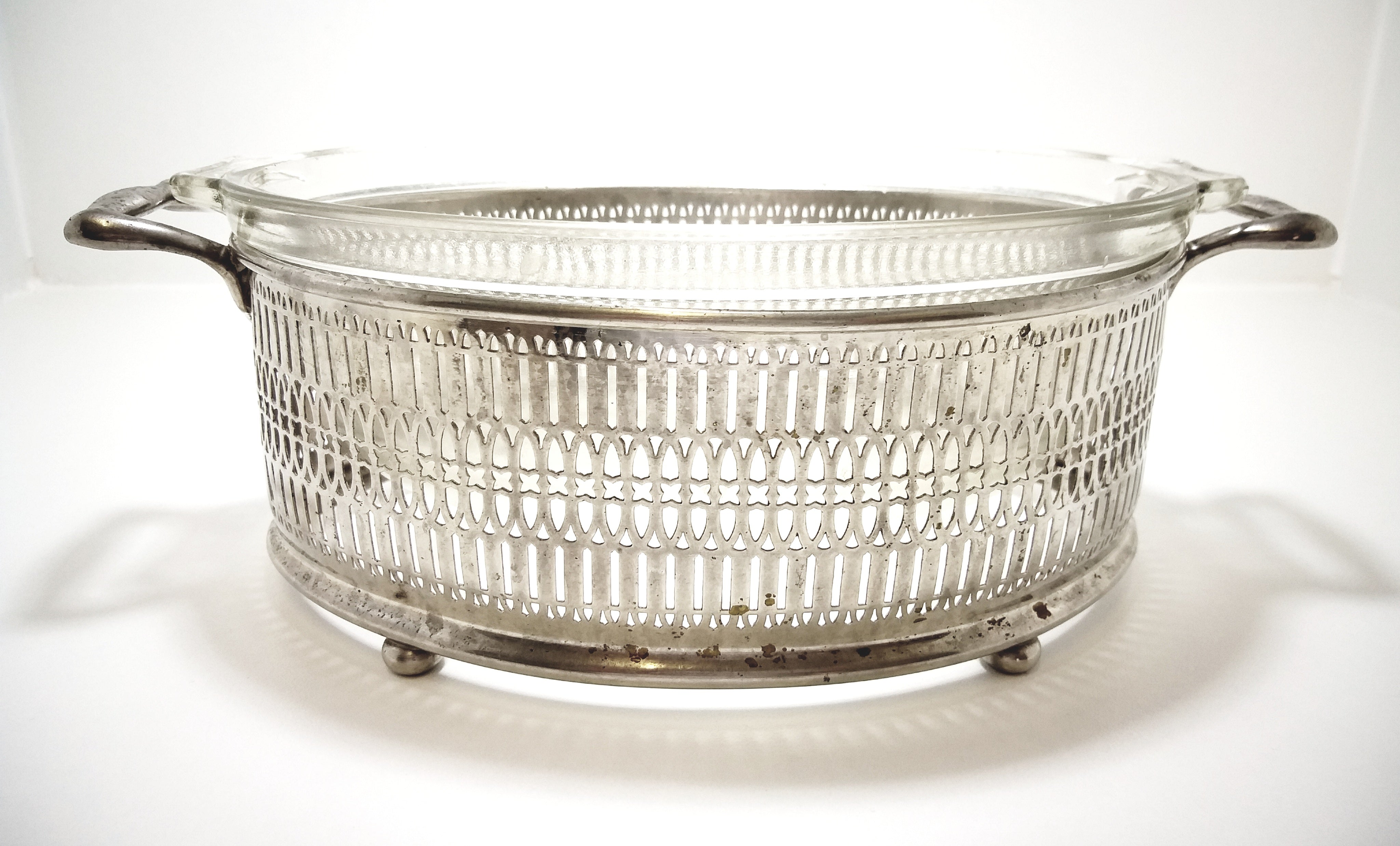 Vintage “Universal” Silver Plated Oval Casserole Stand & 1960’s-1970’s Glass Pyrex Casserole Dish