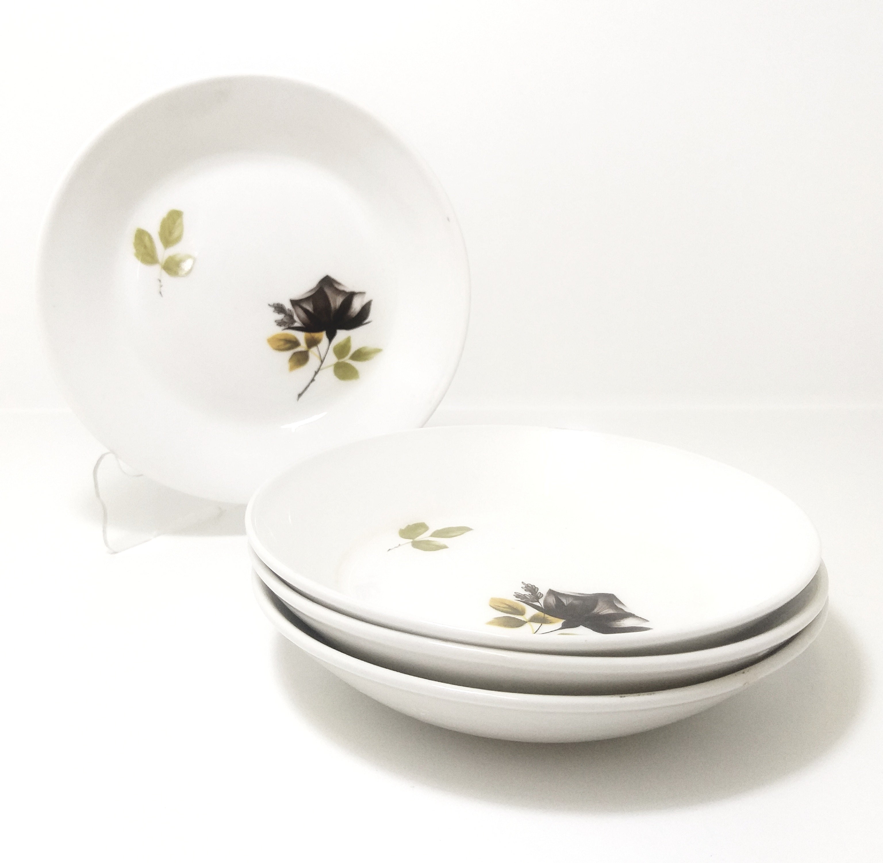 Vintage Set Of 4 Identical Constantia Autumn Patterned Dessert Bowls