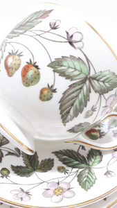 21 Piece Vintage Wedgwood Etruria Barlaston Strawberry Hills Tea Set – Circa 1957 - 1978